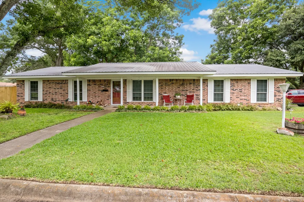 1002 S Lide Avenue Mt Pleasant, TX 75455