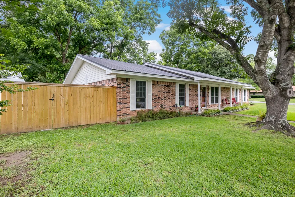 1002 S Lide Avenue Mt Pleasant, TX 75455