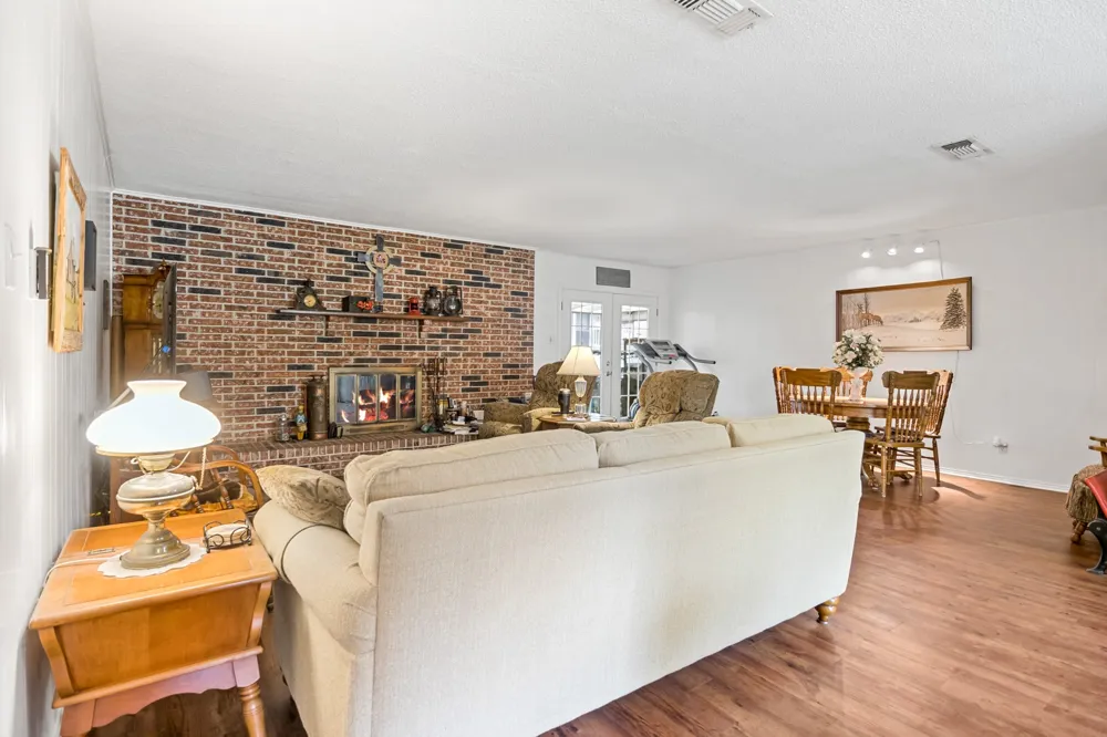 1002 S Lide Avenue Mt Pleasant, TX 75455