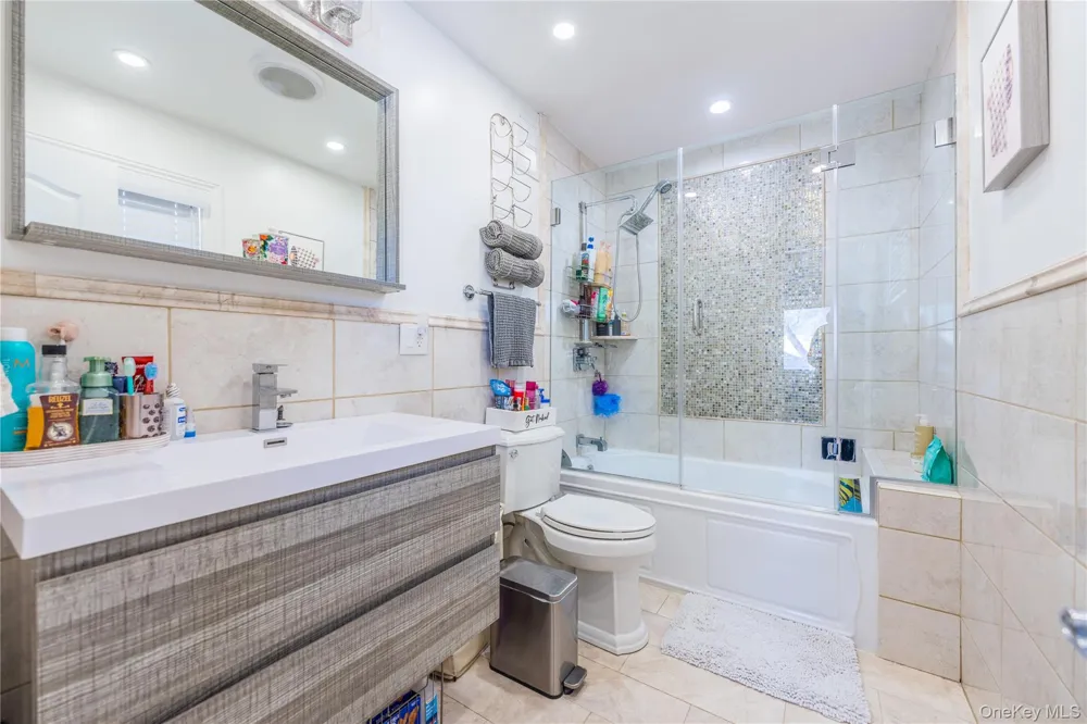7 Dunhill Road Manhasset Hills, NY 11040