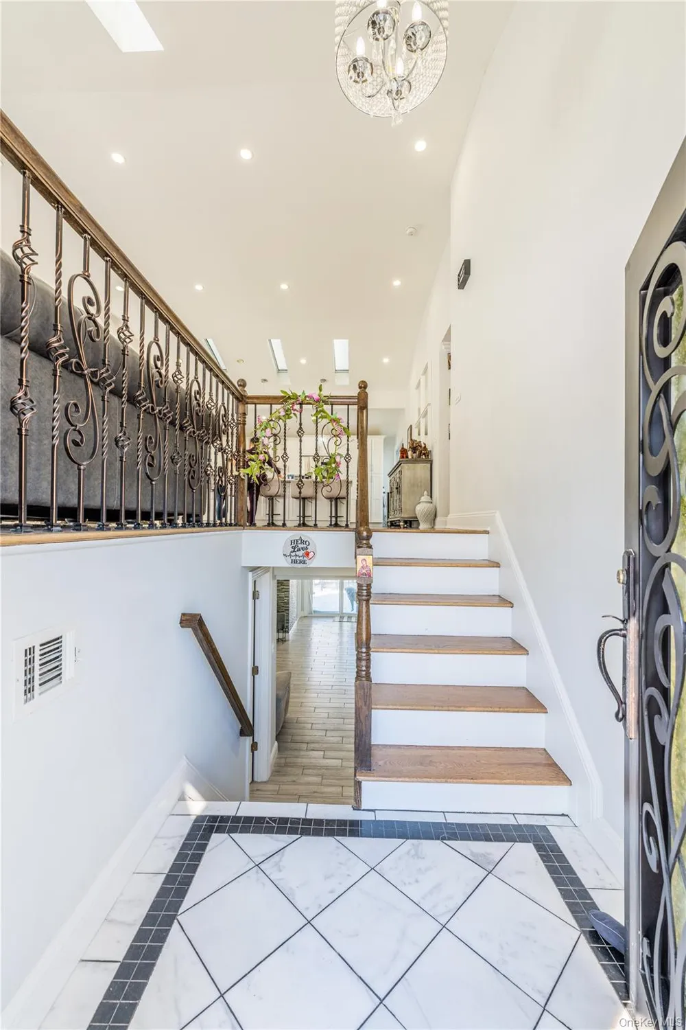 7 Dunhill Road Manhasset Hills, NY 11040