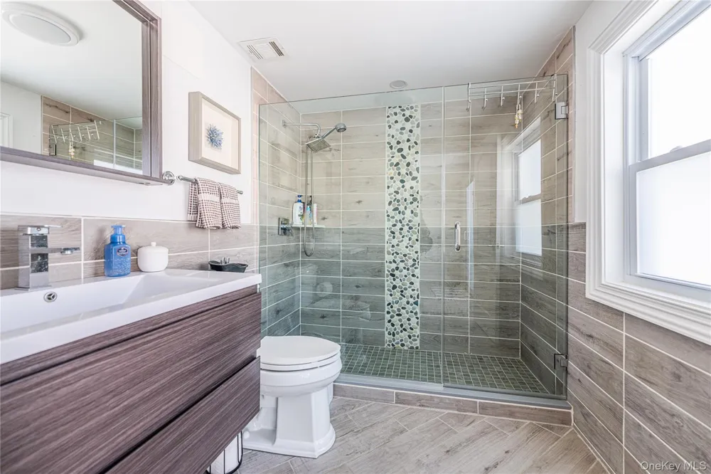 7 Dunhill Road Manhasset Hills, NY 11040