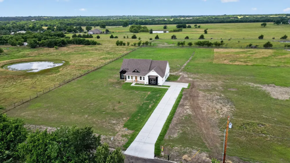4318 County Road 1088 Celeste, TX 75423