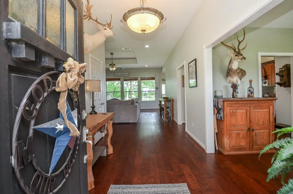 27644 Spring Hill Road Hempstead, TX 77445