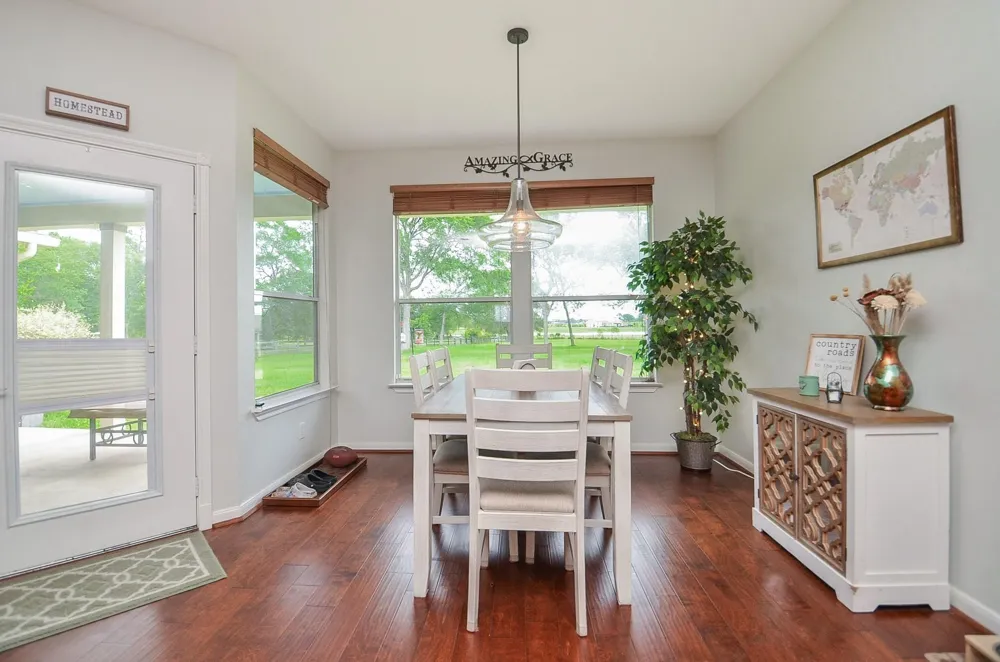 27644 Spring Hill Road Hempstead, TX 77445