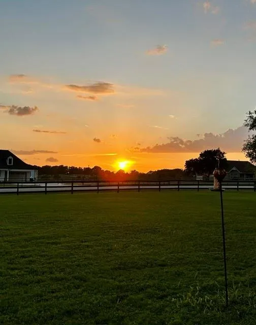 27644 Spring Hill Road Hempstead, TX 77445