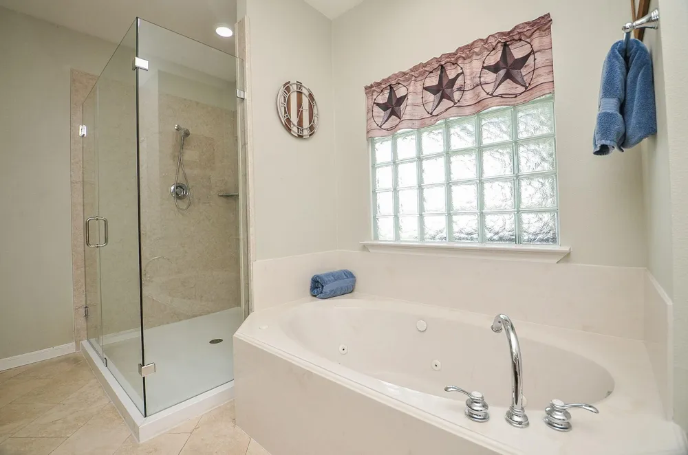 27644 Spring Hill Road Hempstead, TX 77445