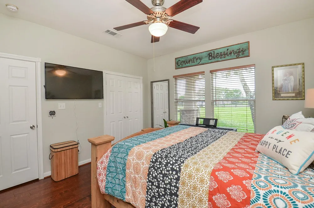 27644 Spring Hill Road Hempstead, TX 77445