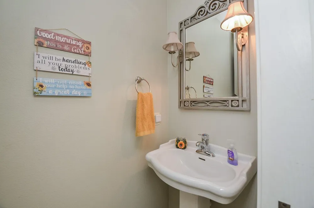 27644 Spring Hill Road Hempstead, TX 77445