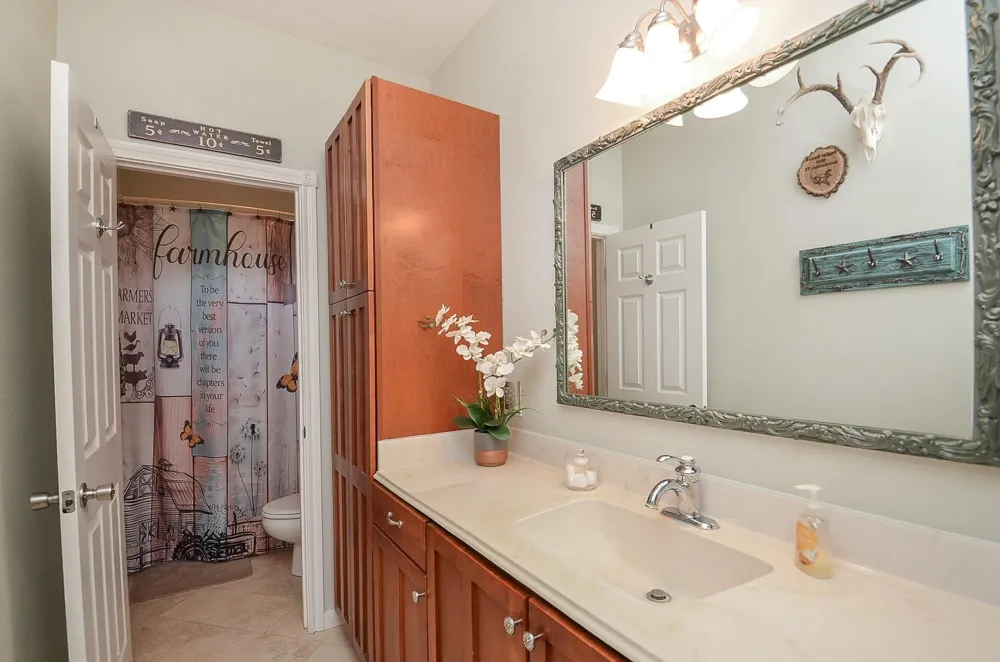 27644 Spring Hill Road Hempstead, TX 77445