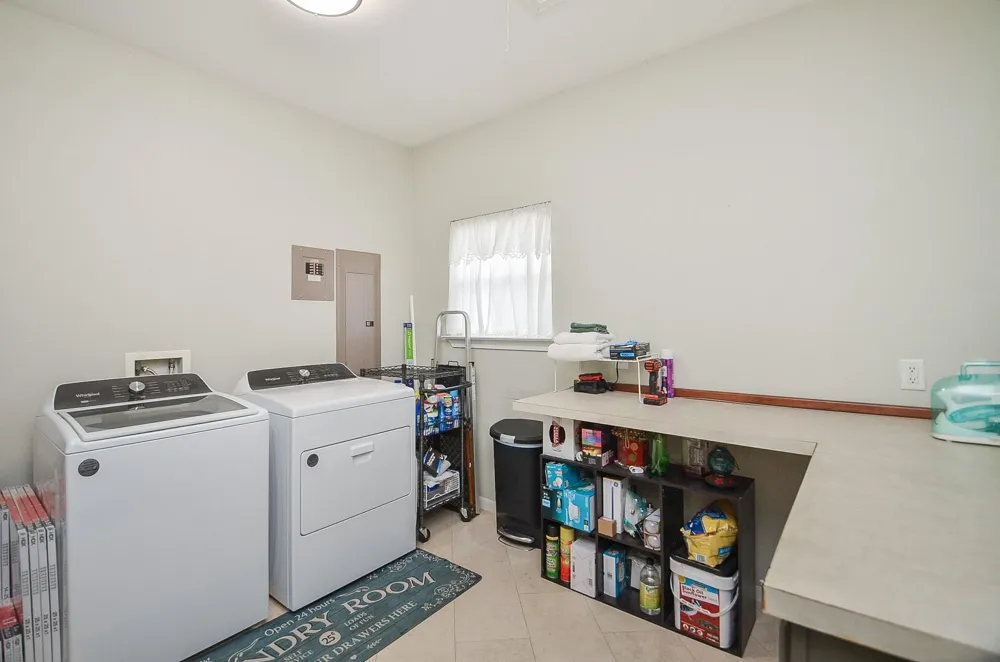 27644 Spring Hill Road Hempstead, TX 77445