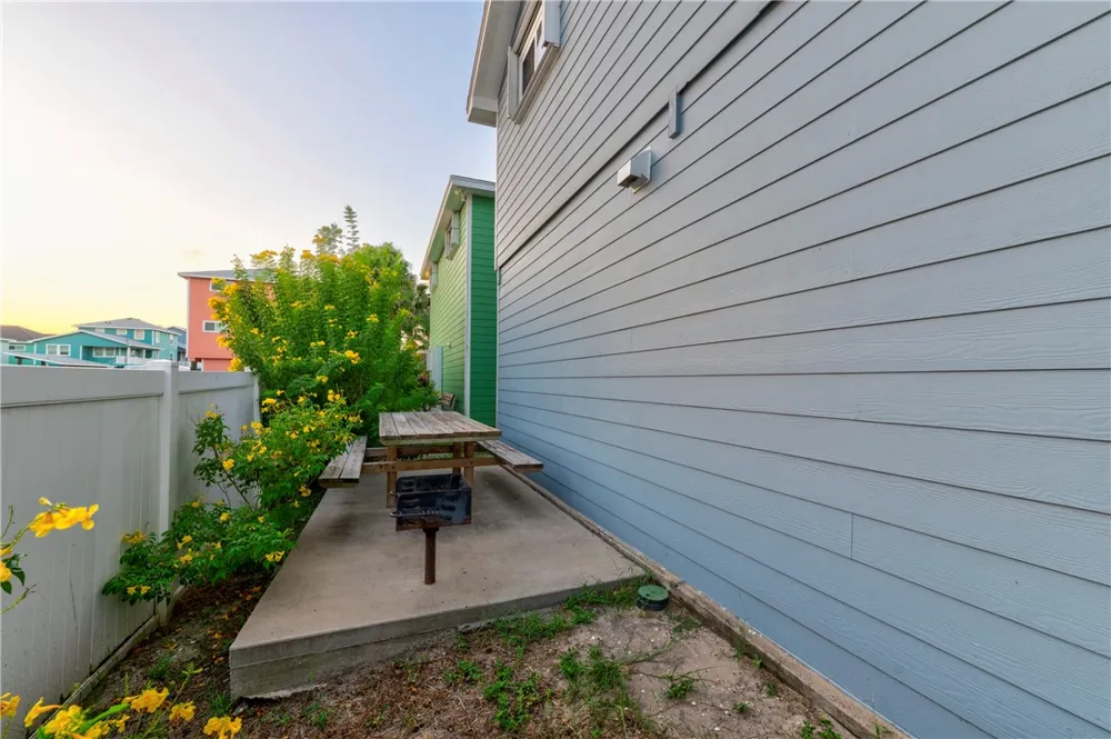 419 Spencers Landing Port Aransas, TX 78373