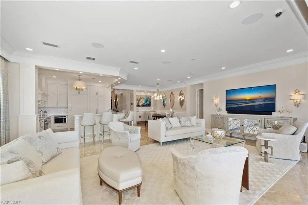 3168 Pacific Drive Naples, FL 34119