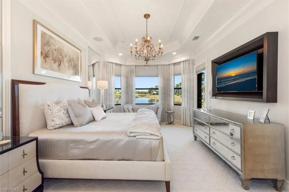 3168 Pacific Drive Naples, FL 34119