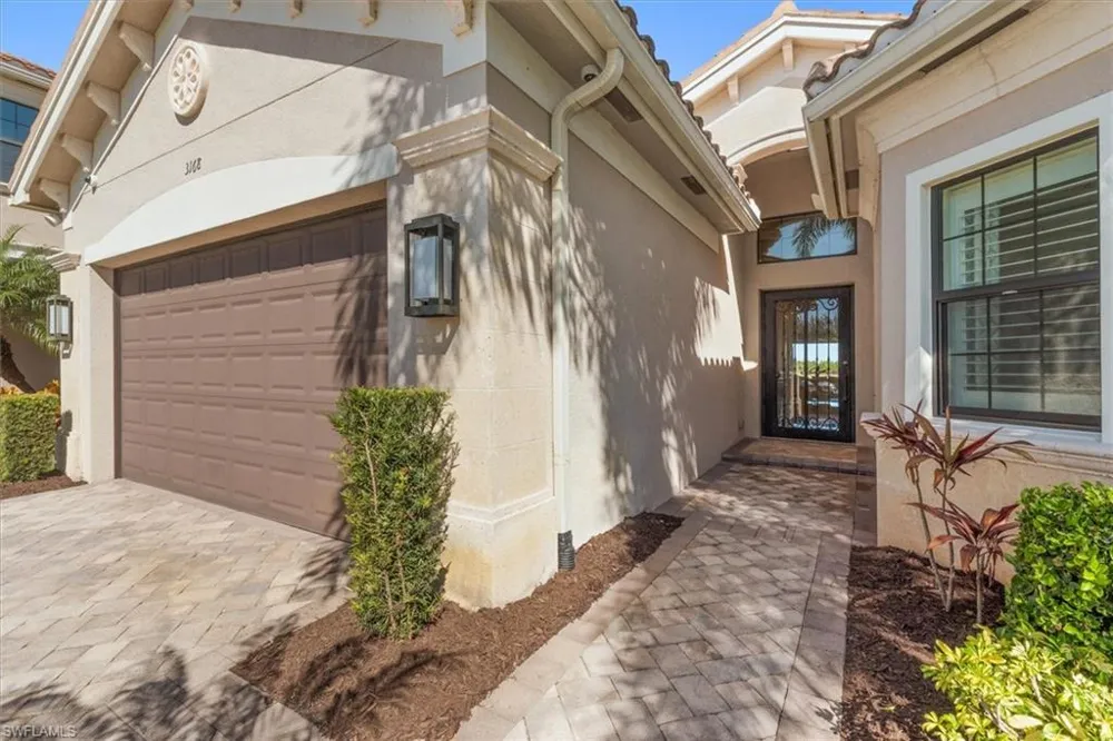 3168 Pacific Drive Naples, FL 34119