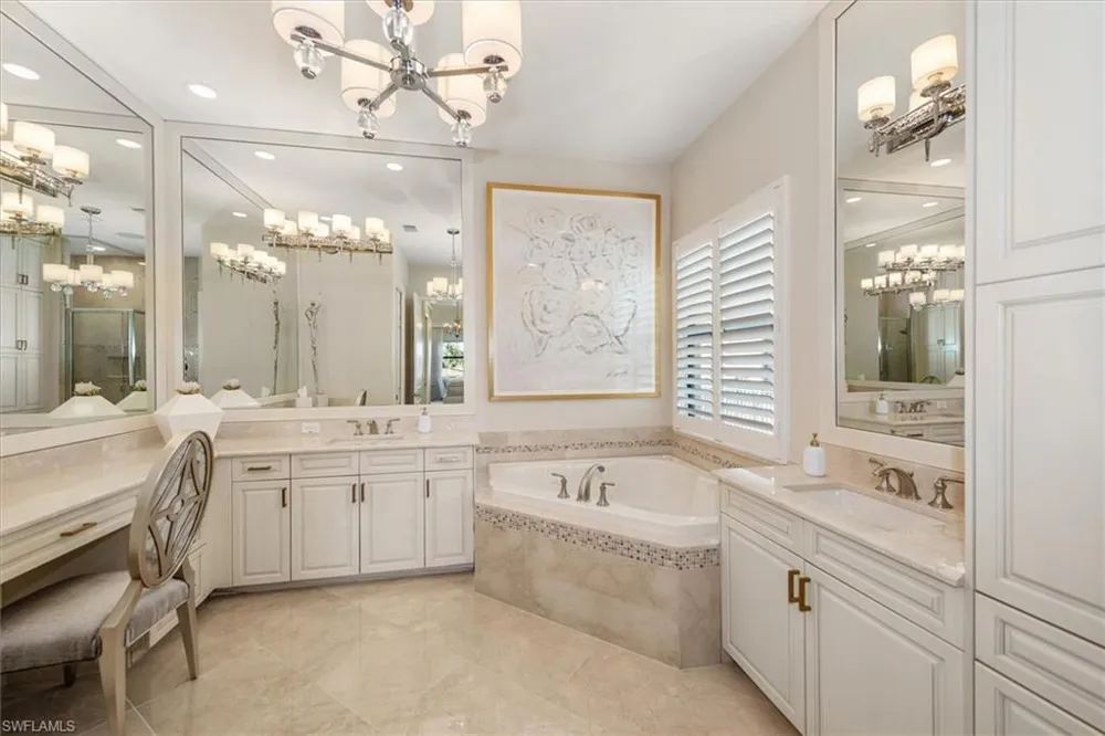 3168 Pacific Drive Naples, FL 34119