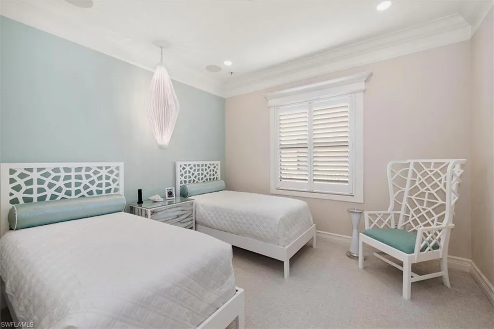 3168 Pacific Drive Naples, FL 34119