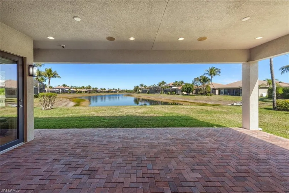 3168 Pacific Drive Naples, FL 34119