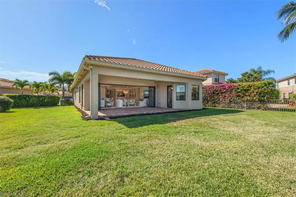 3168 Pacific Drive Naples, FL 34119