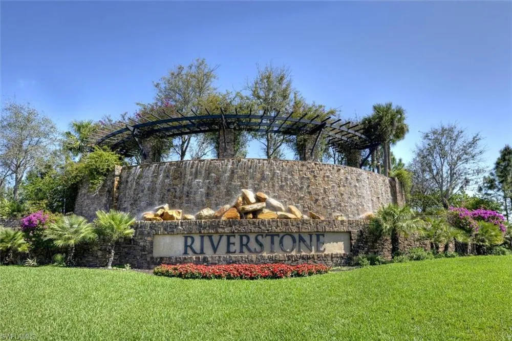 3168 Pacific Drive Naples, FL 34119