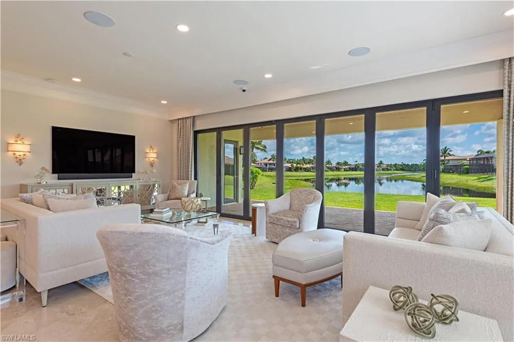 3168 Pacific Drive Naples, FL 34119