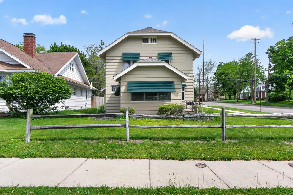 802 Oakridge Drive Jackson City, MI 49203