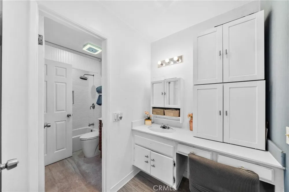 2921 S Sycamore St #E Santa Ana, CA 92707