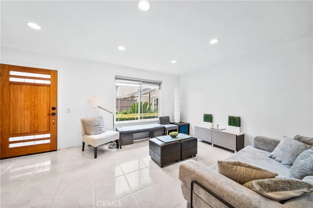 2921 S Sycamore St #E Santa Ana, CA 92707