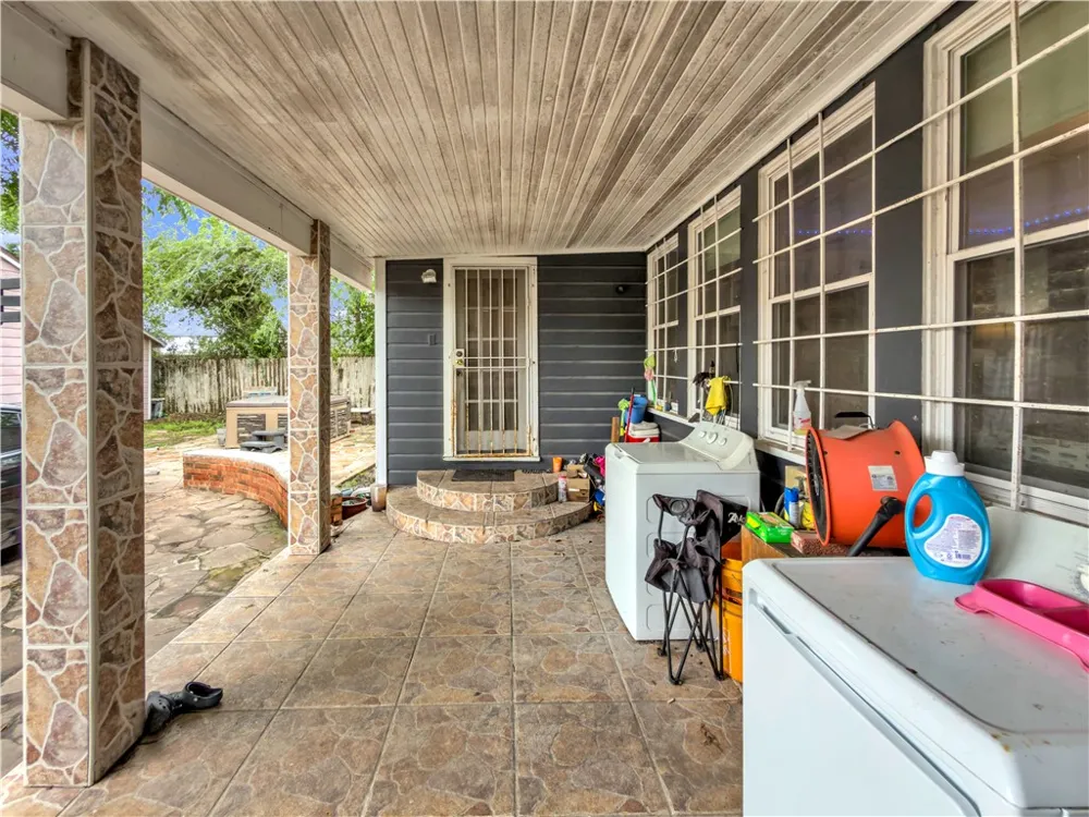 3238 Up River Rd Corpus Christi, TX 78408