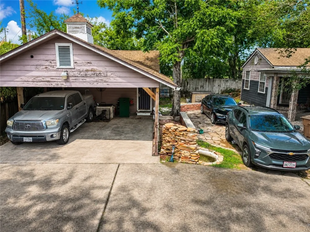 3238 Up River Rd Corpus Christi, TX 78408