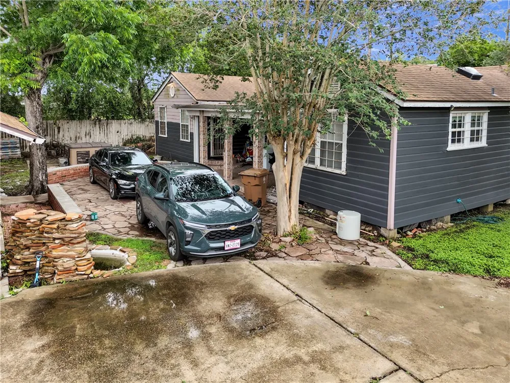 3238 Up River Rd Corpus Christi, TX 78408