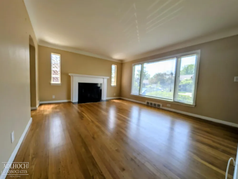 2168 Allard Road Grosse Pointe Woods City, MI 48236