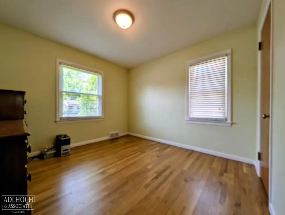 2168 Allard Road Grosse Pointe Woods City, MI 48236