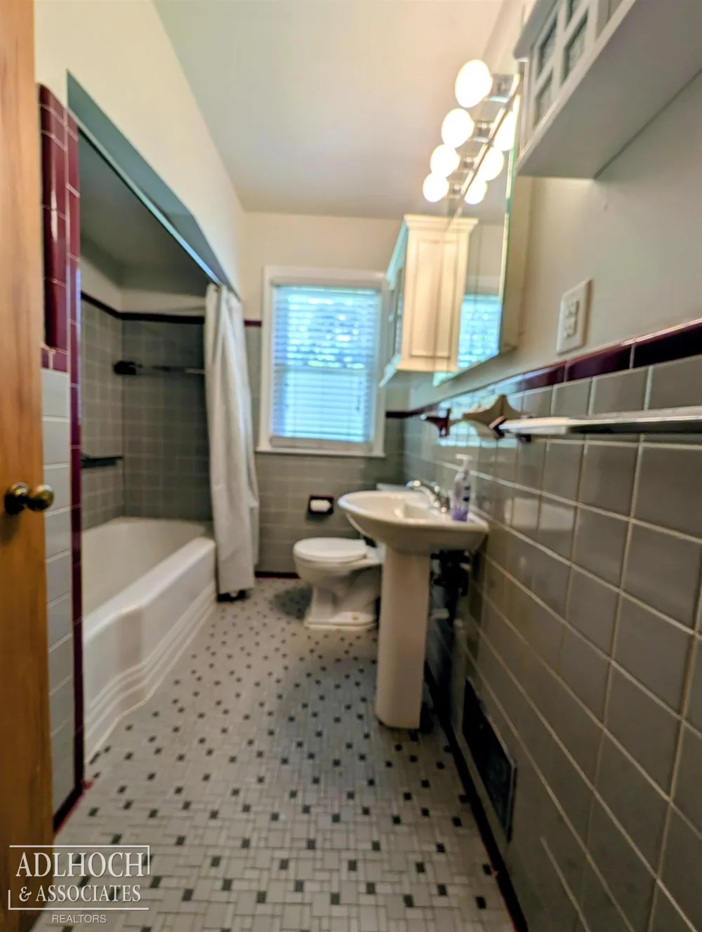 2168 Allard Road Grosse Pointe Woods City, MI 48236