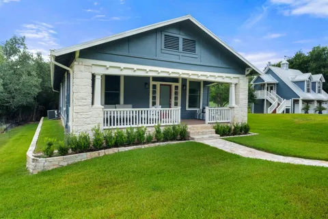 2701 De Soto Drive