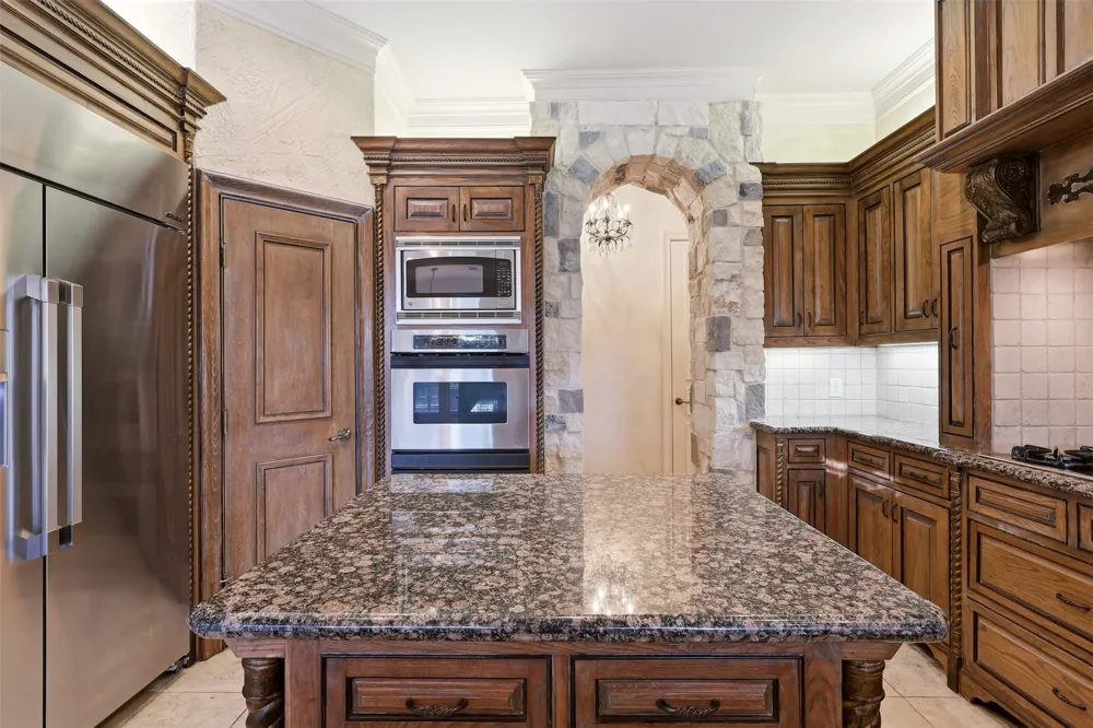 1919 Kings Pass Heath, TX 75032
