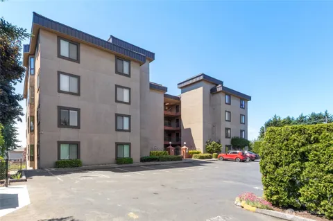 1902 Bridgeport Way W #106