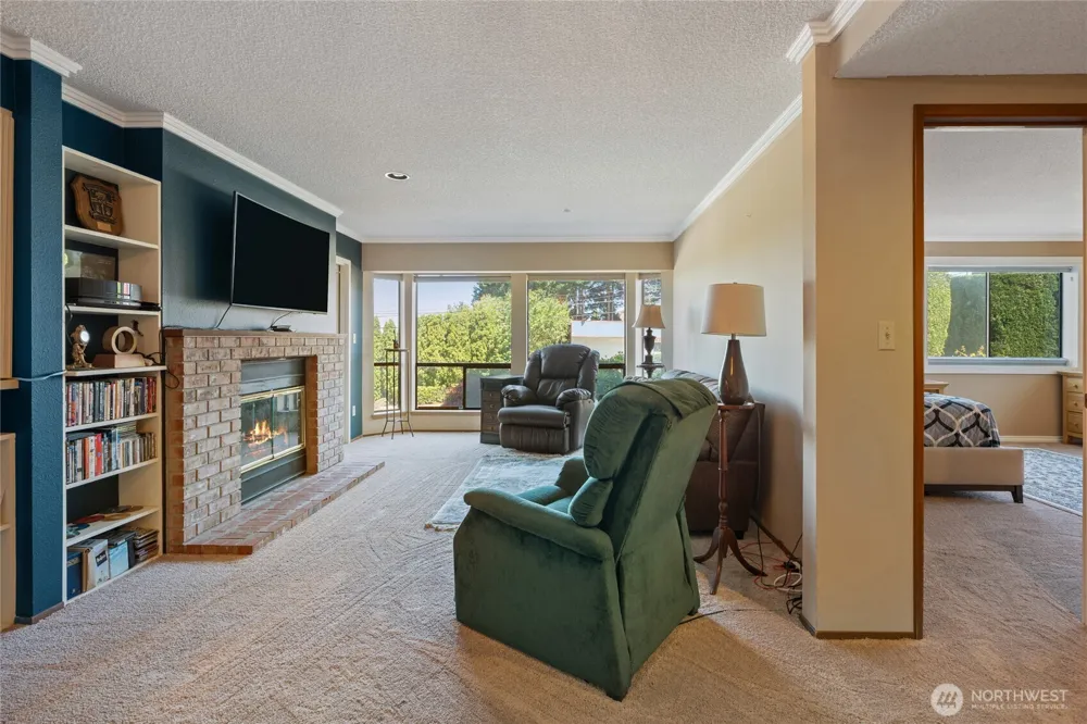 1902 Bridgeport Way W #106 University Place, WA 98466