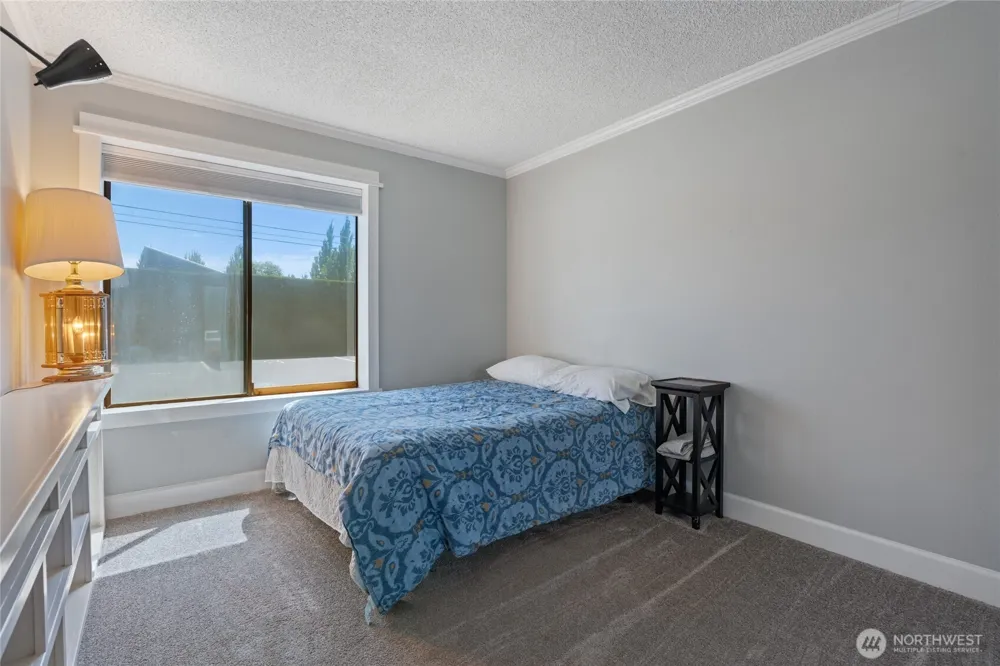 1902 Bridgeport Way W #106 University Place, WA 98466