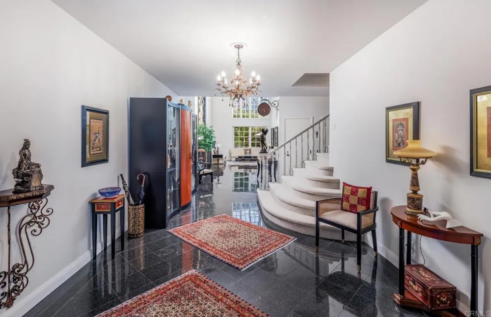 7469 Via De Fortuna Carlsbad, CA 92009