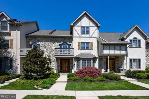 224 CAMBRIDGE CHASE