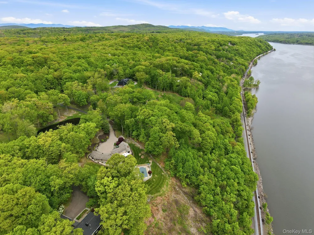 134 Bellevue Road Highland, NY 12528