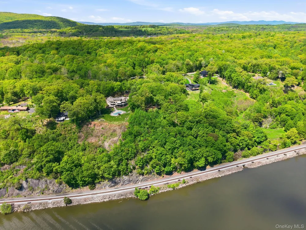 134 Bellevue Road Highland, NY 12528