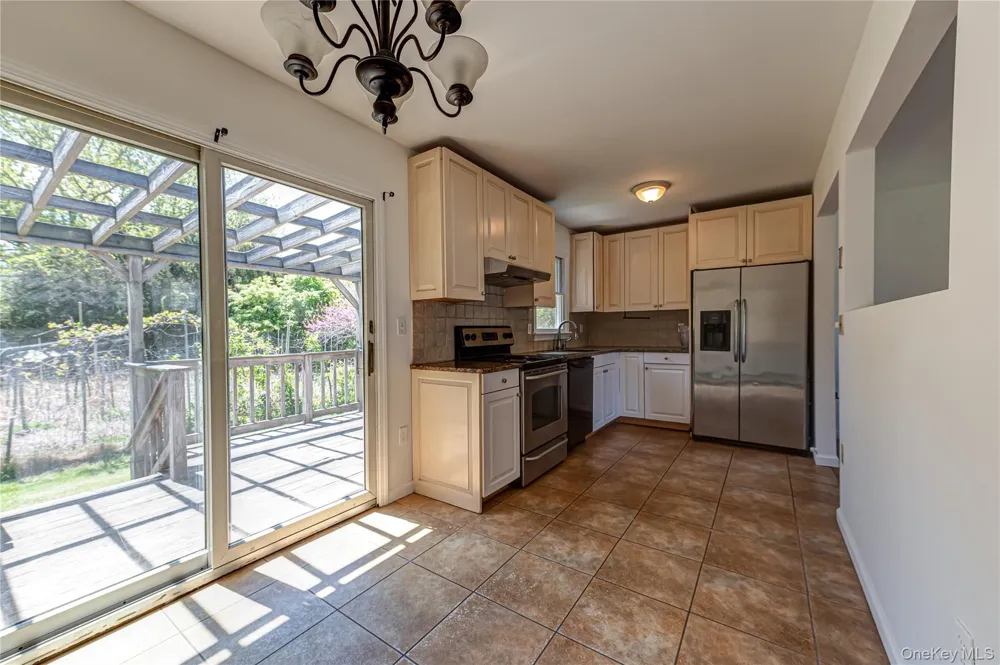 6200 New Suffolk Avenue Mattituck, NY 11952