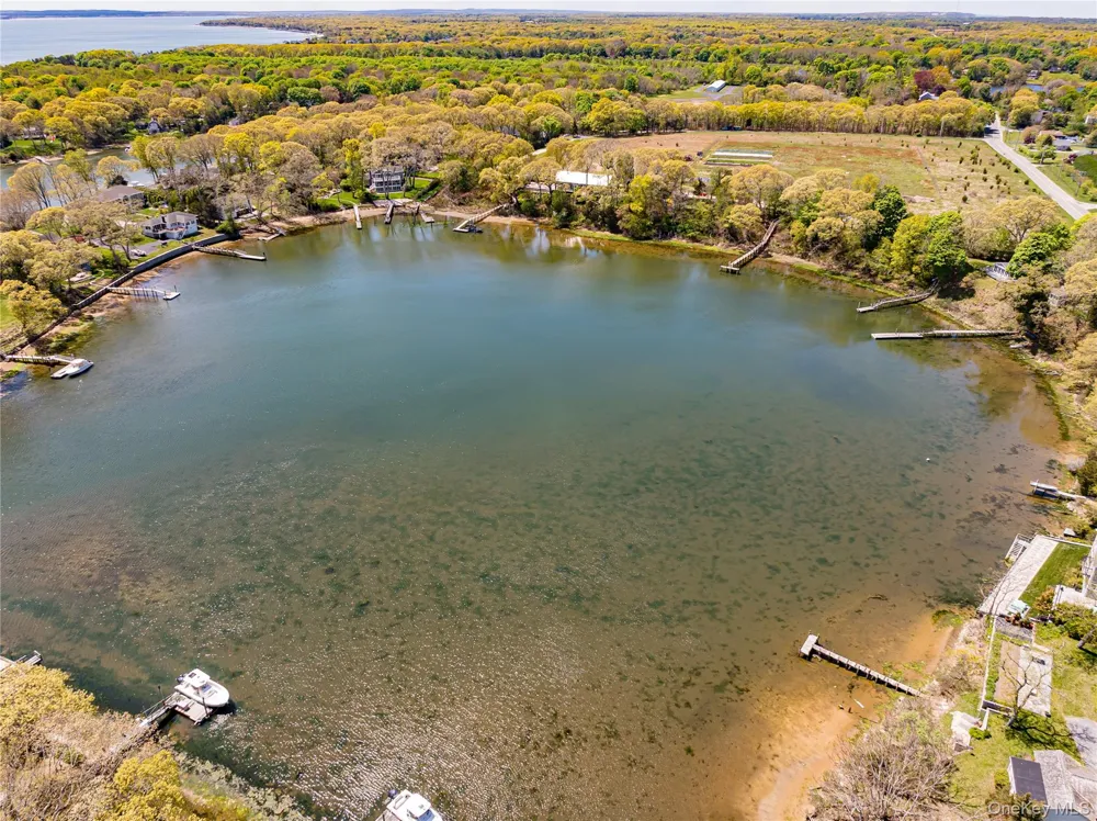 6200 New Suffolk Avenue Mattituck, NY 11952