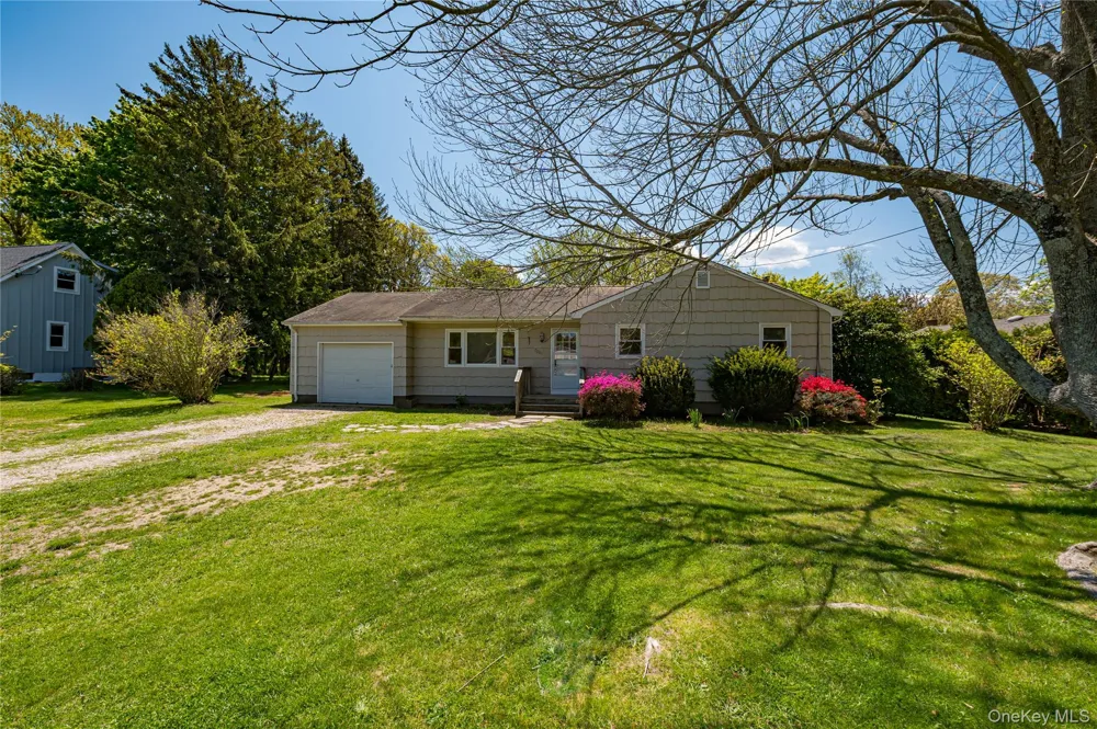 6200 New Suffolk Avenue Mattituck, NY 11952
