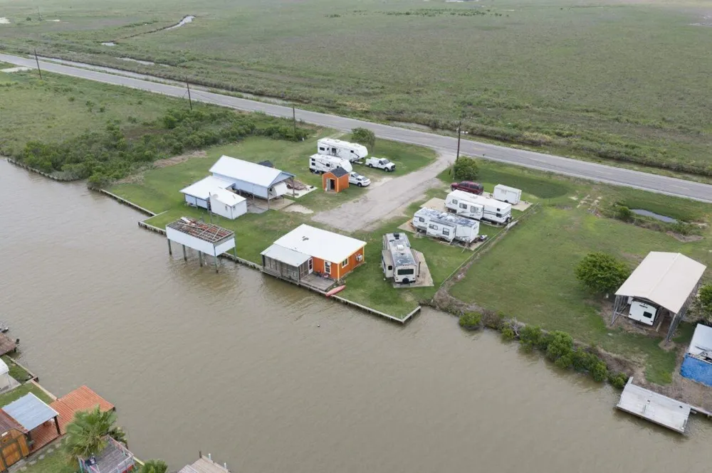 26160 Fm 457 Sargent, TX 77414