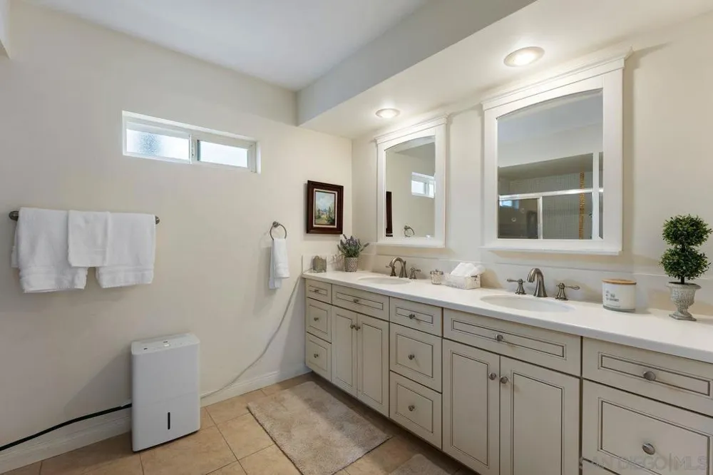 65 Antigua Court Coronado, CA 92118