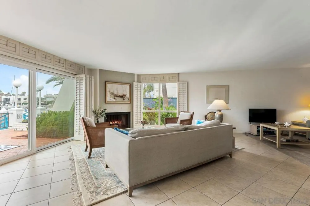 65 Antigua Court Coronado, CA 92118