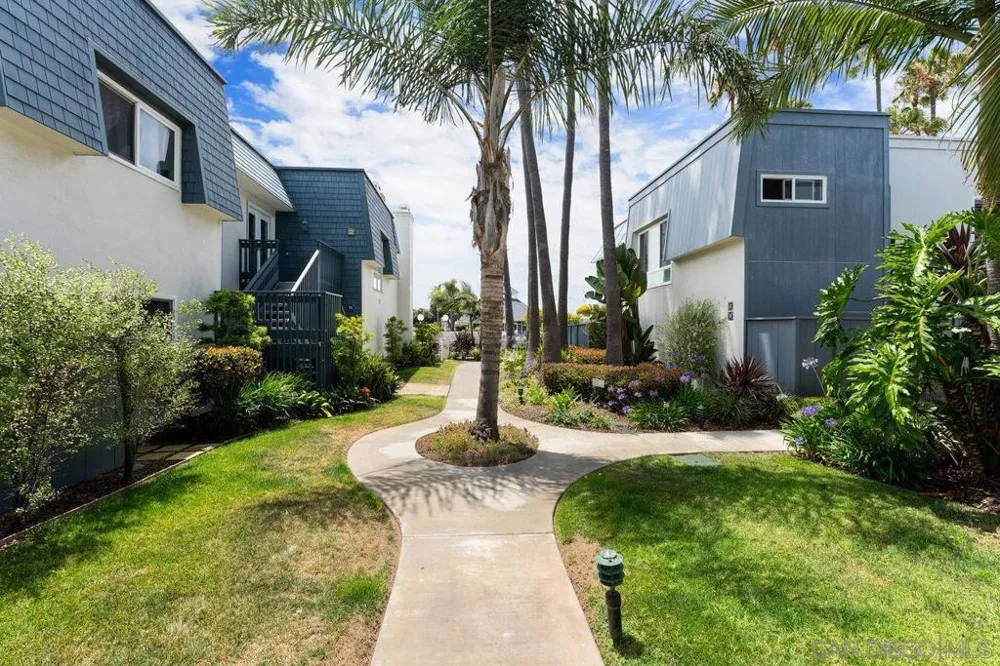 65 Antigua Court Coronado, CA 92118